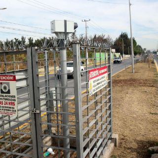 Otorgan dos suspensiones contra fotomultas