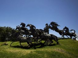 Enrique Alfaro entregaría los trabajos en un acto protocolario que fue suspendido por el clima pero realizó un recorrido. EL INFORMADOR / ARCHIVO