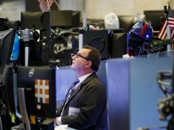 Wall Street cerró con ganancias y nuevos máximos históricos de dos de sus principales indicadores. EFE / J. Lane