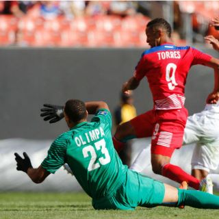 Panamá golea y avanza a cuartos de Copa Oro