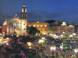 Los barrios antiguos con iluminación especial dan un color distinto a la noche potosina. EL INFORMADOR / F. González