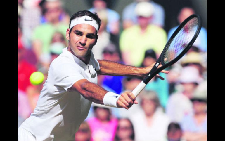 Roger Federer ganó su primera final de un Grand Slam en 2003 en Wimbledon. 14 años después, el suizo va por su octava corona. AFP / ARCHIVO