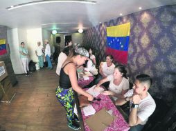 Venezolanos en Guadalajara acudieron a emitir su voluntad contra la Asamblea Constituyente, promovida por Nicolás Maduro. EL INFORMADOR / A. Camacho