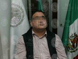 La PGR comparte fotografías de Javier Duarte al llegar a la Ciudad de México. NTX / PGR