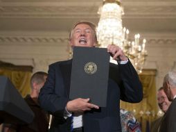 Trump declaró, en una nota oficial, que EU no permanecerá de brazos cruzados mientras Venezuela se derrumba. EFE / M. Reynolds