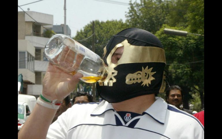 De acuerdo con la Encuesta Nacional de Adicciones (ENA) de 2008, 38.9 por ciento de las menores de 17 años bebía alcohol. EL INFORMADOR / ARCHIVO