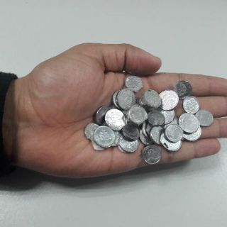 Monedas que unos rechazan, otros las aceptan con gusto