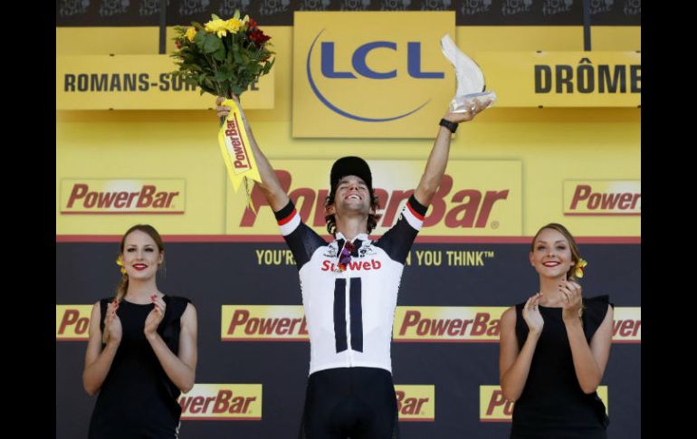 Matthews ganó su segunda etapa en la carrera de este año, tres días después de su triunfo en Rodez. EFE / G. Horcajuelo