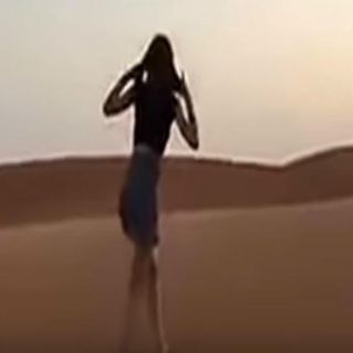 Mujer saudí es arrestada por aparecer con minifalda en video