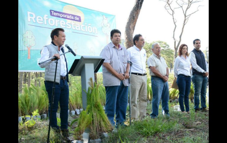 El alcalde Pablo Lemus recalcó que la reforestación es un trabajo coordinado entre los tres niveles de gobierno. ESPECIAL / Gobierno de Zapopan