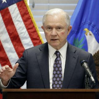 Trump, arrepentido de nombrar a Sessions como fiscal general