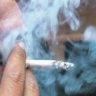 Proponen elevar impuestos para atacar el tabaquismo