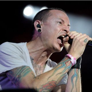 Músicos lamentan la muerte de Chester Bennington