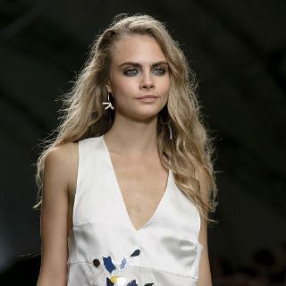 Cara, romántica incurable