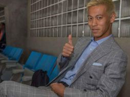 'No juegas y vas bien vestido al partido; mis respetos', escribe Higuera sobre el refuerzo del Pachuca. TWITTER / @JLHB33