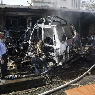 Los talibanes reivindican el atentado en Kabul