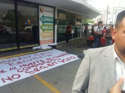 Elementos de la Policía de Guadalajara resguardaron a los participantes de la manifestación. ESPECIAL /