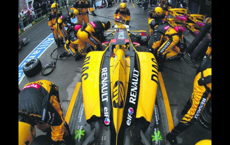 Último año. Robert Kubica participó por última vez en la Fórmula Uno en 2010 con Renault. AP / ARCHIVO