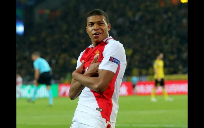 Con estos dichos, crecen los rumores del interés de los merengues por el atacante galo Kylian Mbappé. MEXSPORT / ARCHIVO