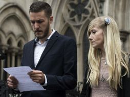 La pareja anunció el lunes que no seguiría luchando para que el bebé recibiera el tratamiento experimental en EU. EFE / F. Atilano