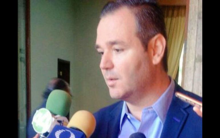 El coordinador de la bancada panista, Miguel Monraz Ibarra, descartó que anticipar la elección sea para reventar el proceso. TWITTER / @Miguel_Monraz