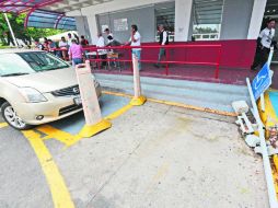 Patio de maniobras de la Semov. En una de las pruebas, hasta el letrero de estacionamiento exclusivo para discapacitados se llevaron. EL INFORMADOR / G. Gallo