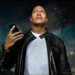 Dwayne Johnson y 'Siri' participan en anuncio
