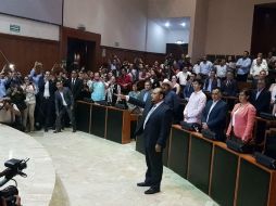 Hernández Barrón tomó protesta y afirmó que revisará la situación administrativa de la Comisión y que bajará el sueldo del presidente. TWITTER / @LegislativoJal
