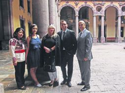 Organización. Anunciaron como invitada a la soprano mixe María Reyna González (primera a la izquierda). EL INFORMADOR / E. Barrera