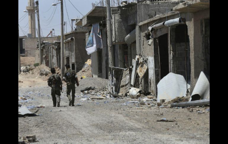Anuncian que las FSD controlan ya el 50 % de la población, aún en manos del Estado Islámico. AP / H. Malla