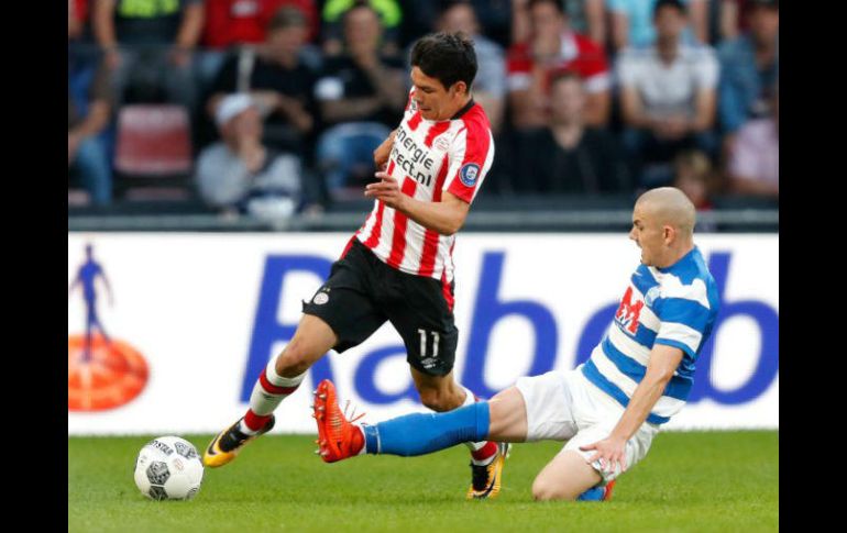 Lozano firmó un contrato que lo vincula a los Granjeros hasta el 2023. TWITTER / @PSV