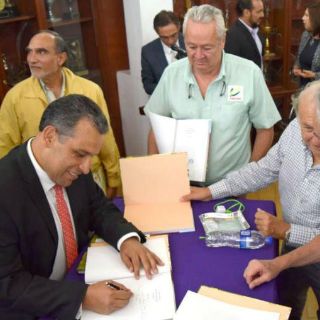 Gastan 156 mil 600 pesos en libro sobre periodo de Álvarez Cibrián