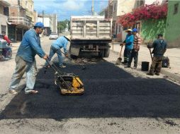 La Dirección de Pavimentos cuenta con 10 cuadrillas que realizan labores permanentes en distintas zonas. FACEBOOK / Gobierno de Zapopan