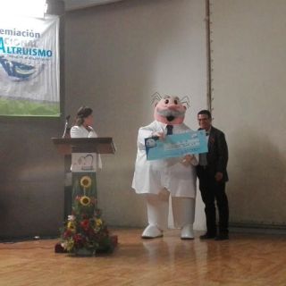 Mesón de la Misericordia recibe premio de Fundación Simi