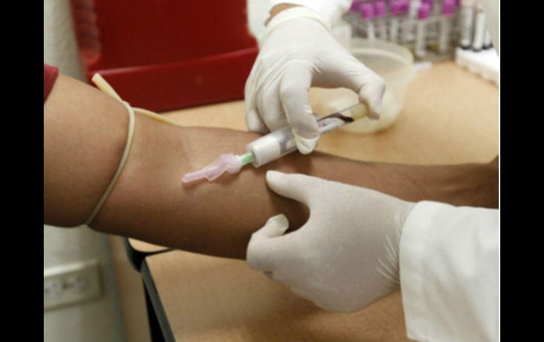 La enfermedad se transmite por contacto sexual, sanguíneo o de agujas infectadas. EL INFORMADOR / ARCHIVO