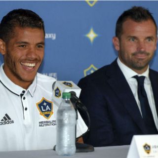 Jona dos Santos quiere crecer como futbolista en el Galaxy