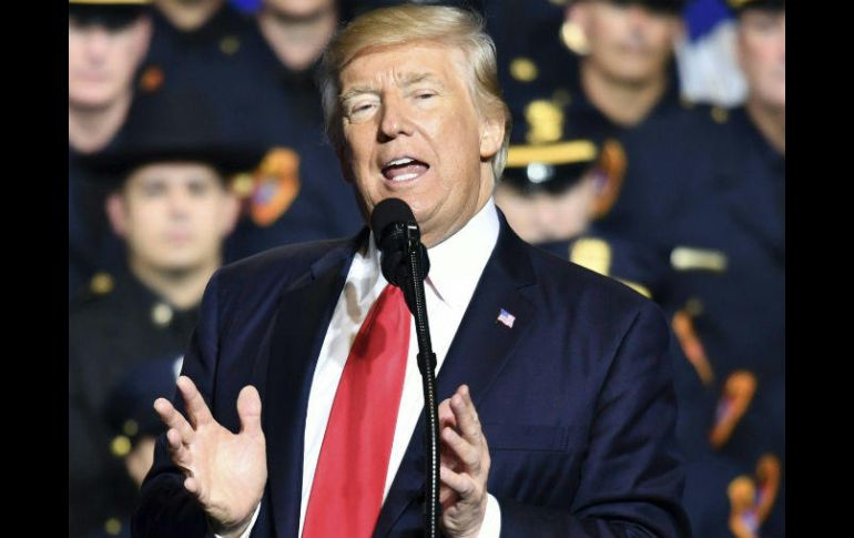 El mandatario prometió liberar a las ciudades estadounidenses del problema de las pandillas. AFP / N. Kamm