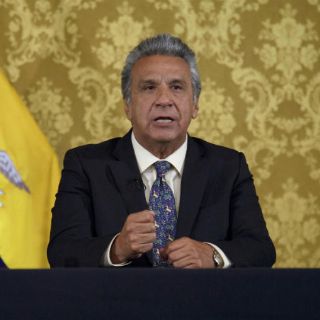 Presidente de Ecuador reconoce ‘grave endeudamiento’ del país