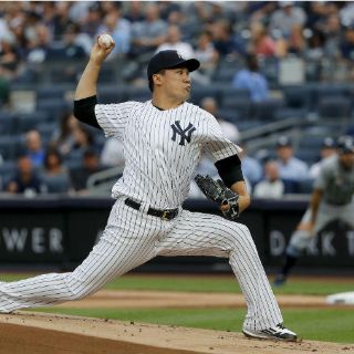 Tanaka se luce en la lomita