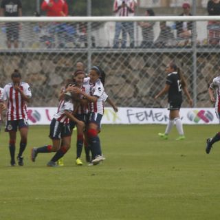 Chivas se impone a Atlas en Clásico Tapatío femenil