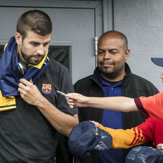 Neymar debe decidir si quiere más dinero o más títulos: Piqué