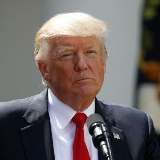 Republicanos ‘parecen tontos’ por fracaso ante Obamacare: Trump