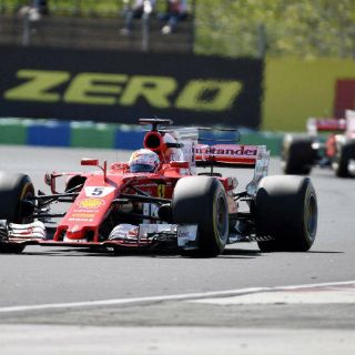 Sebastian Vettel arrasa en el Hungaroring