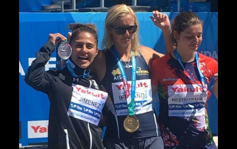 Jiménez (I) conquistó el subcampeonato en clavados de altura. TWITTER / @COM
