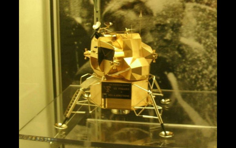 La réplica fue hecha por la firma Cartier y fue entregada en París a Armstrong y sus compañeros del Apolo 11. ESPECIAL / Wapakoneta Police Department