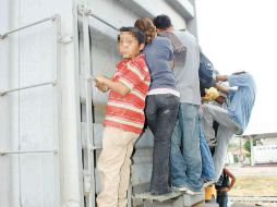 Los niños viven en un limbo legal mientras sus padres adoptivos esperan un fallo favorable en las cortes. SUN / ARCHIVO