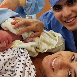 Paola Espinosa y 'Pollo' enternecen a todos con nacimiento de su hija