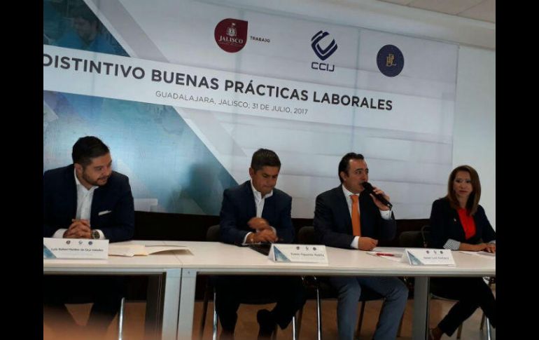 Daniel Curiel, coordinador del CCIJ, señala que  apenas el 0.01 por ciento de las empresas jaliscienses presumen el distintivo. TWITTER / @DannyCurod