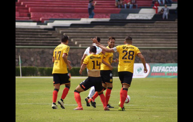 Adrián Villalobos marcó su primer gol en liga con Leones Negros. TWITTER / @LeonesNegrosCF