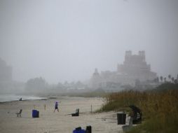 'Emily' seguirá ocasionando fuertes lluvias en el sureste de la península floridana, además de tormentas aisladas. AP / SKeeler